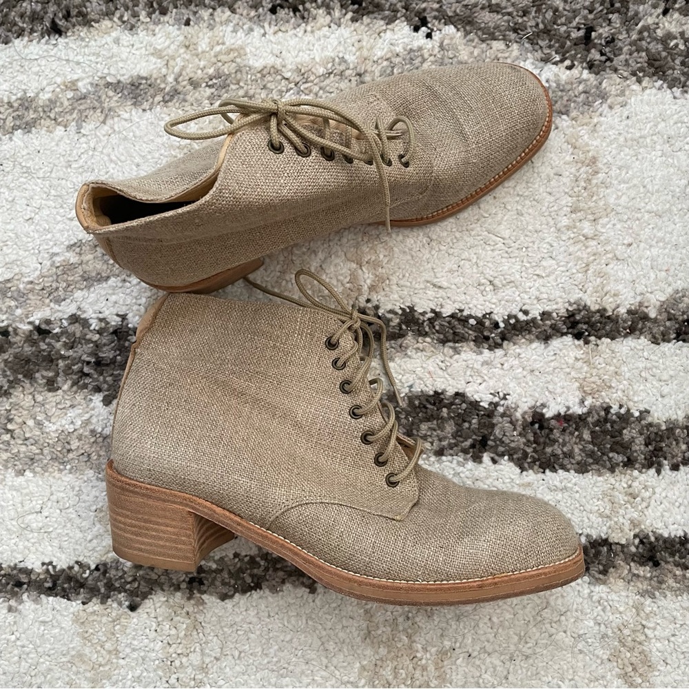 Charles David Tan Boot